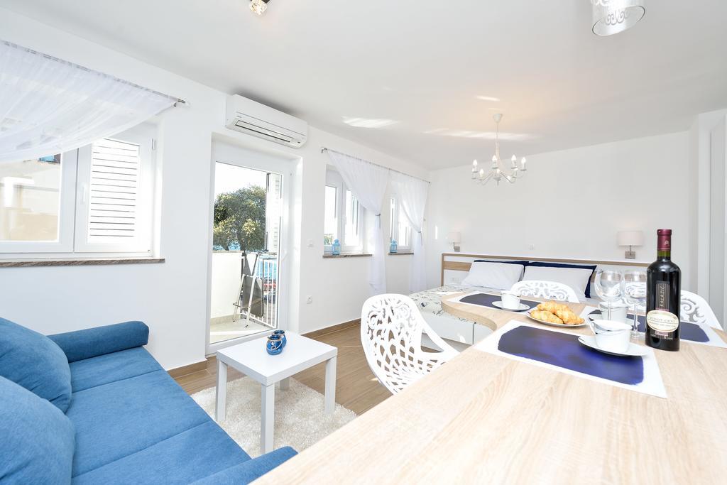 Lavender Apt. W. Balcony In Old Town Zadar Bagian luar foto