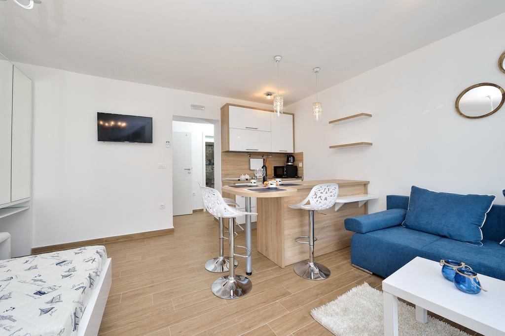 Lavender Apt. W. Balcony In Old Town Zadar Bagian luar foto